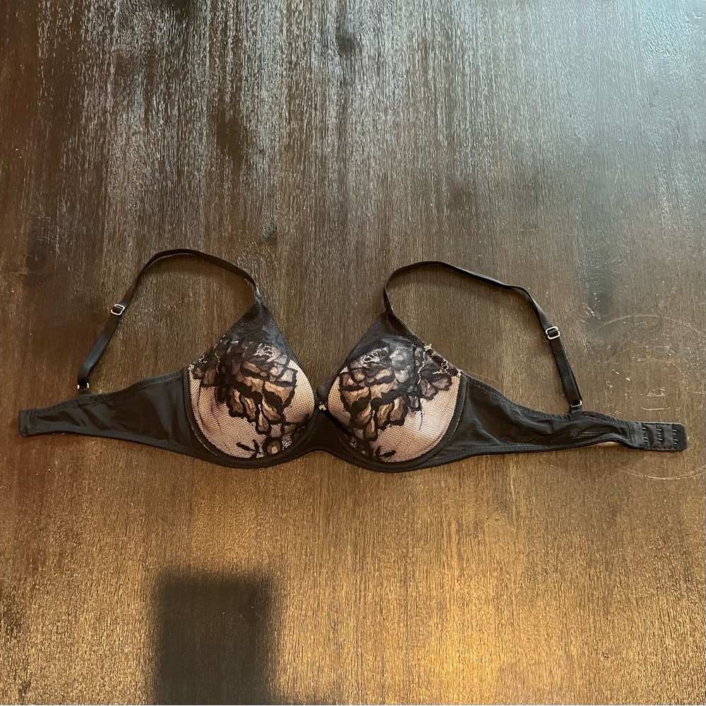 Natori Women’s Black Floral Lace Overlay Underwire Bra Sz 32D Feminine Sexy Vamp - Picture 2 of 8